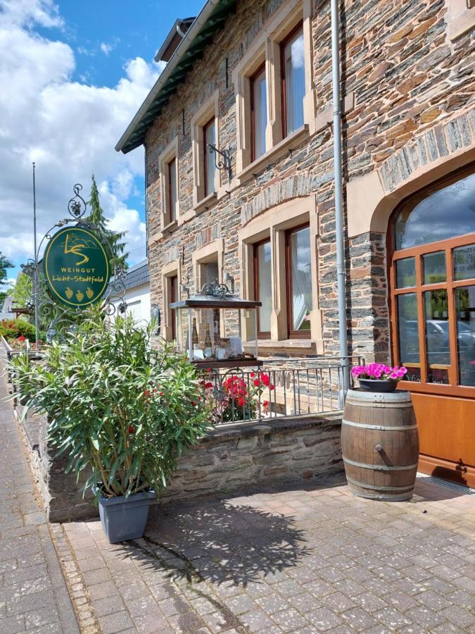 Weingut Licht-Stadtfeld Brauneberg Eksteriør billede